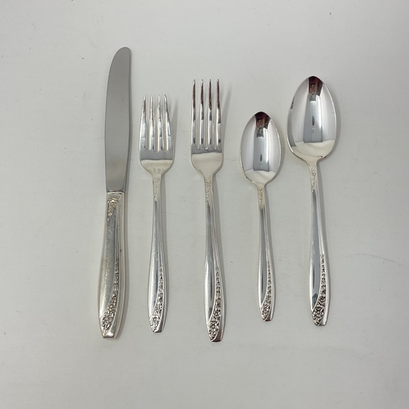 Wm. Rogers MFG. CO. Starlight / Queen Mary 1953 Flatware Silver plated Set for 8 - Picture 8 of 9